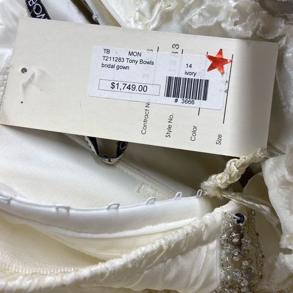 NWT Tony Bowls Wedding Dress. Size 14. - Picture 9 of 9